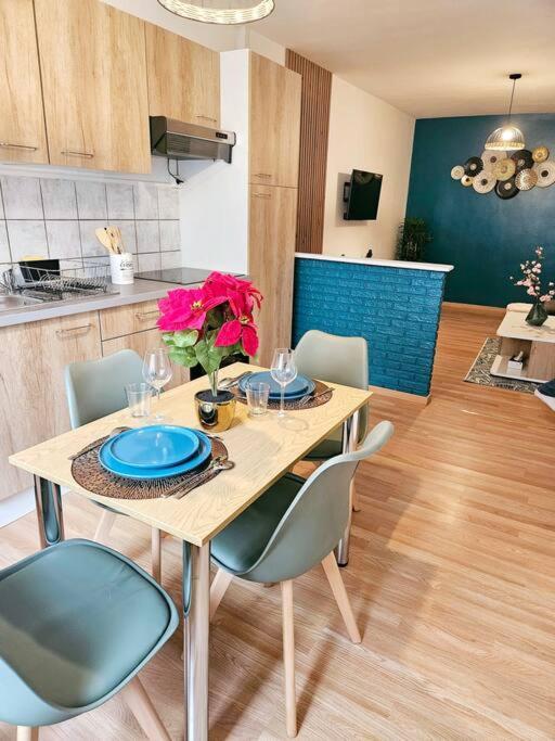 Spacieux Et Charmant Appartement De 47 M2 ชาร์เลอวิลล์-เมซิแยร์ ภายนอก รูปภาพ