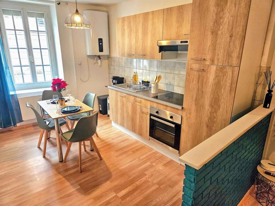 Spacieux Et Charmant Appartement De 47 M2 ชาร์เลอวิลล์-เมซิแยร์ ภายนอก รูปภาพ